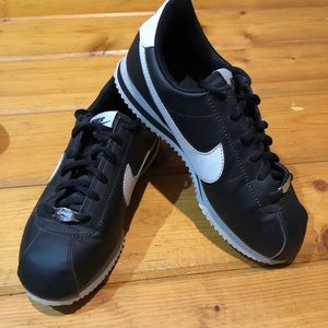 Black leather Cortez